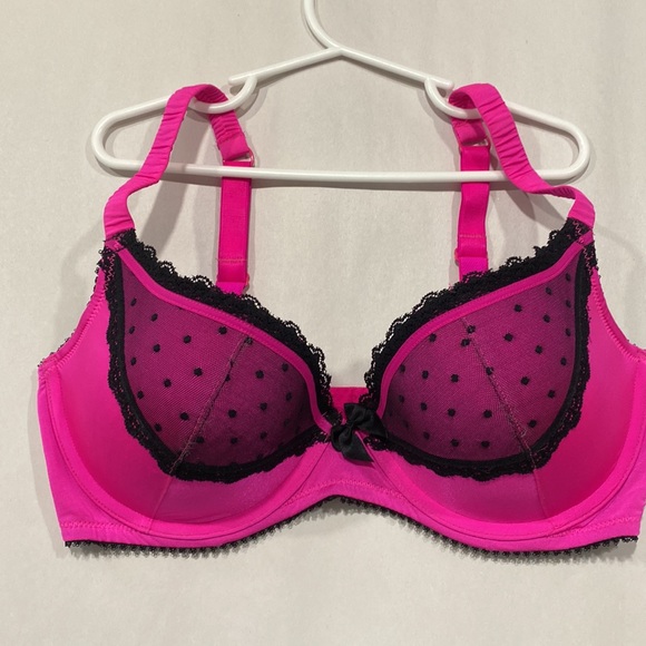 Hunkemoller Bra, size 34DD, pink and black, lace accents, adj stretchy straps, - Picture 6 of 9